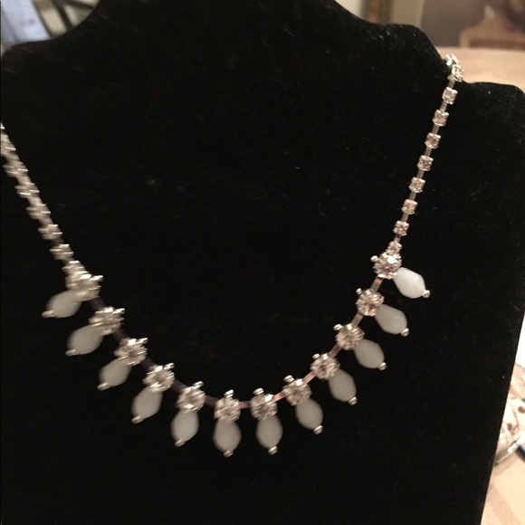 Woman's Choker - Picture 4 of 5